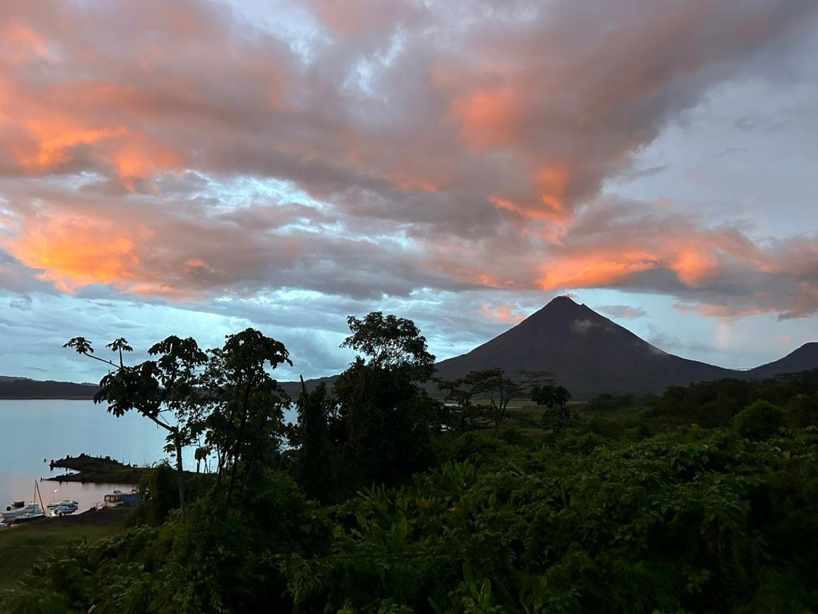 Villas Paradise Arenal Volcano Lake View El Castillo Ngoại thất bức ảnh